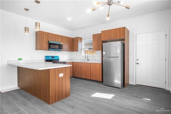 Photo - 604 N Onyx Ave Unit 3