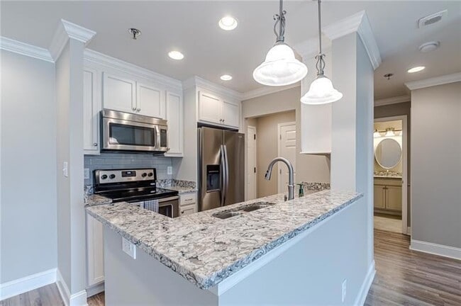 Building Photo - 300 Johnson Ferry Rd Unit A610