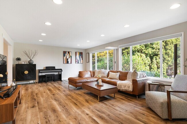 Building Photo - 13829 NE 74th St Unit ID1297500P