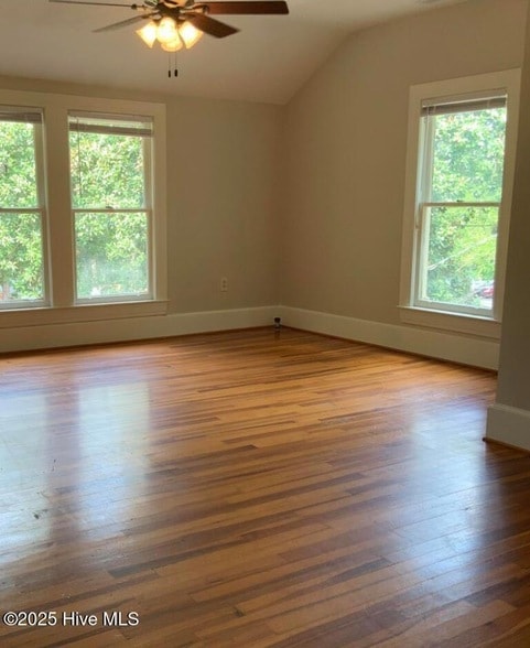 Photo - 220 E Vermont Ave