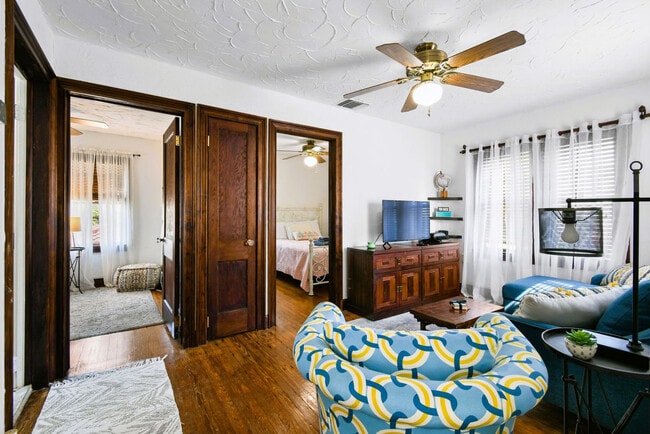 Photo - 414 Lake Shore Dr Unit ID1326851P