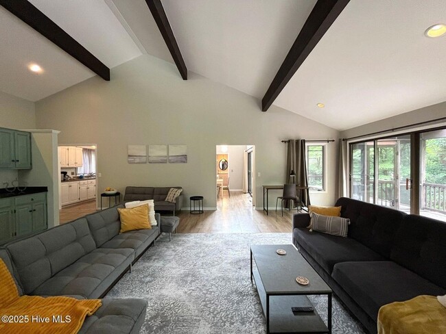 Photo - 1010 Monticello Dr