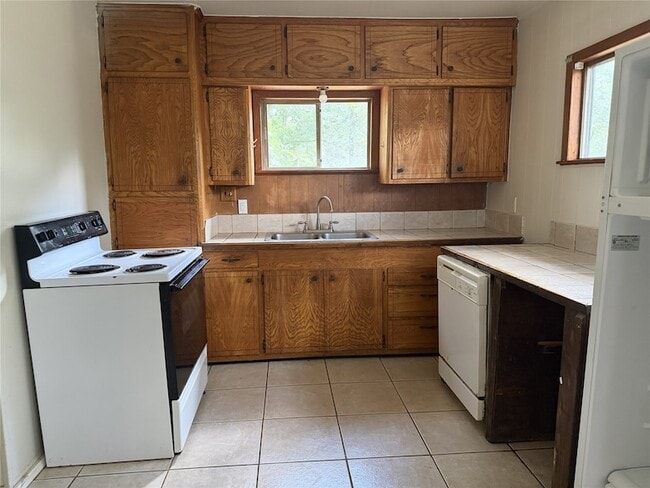 Photo - 5958 Skylane Dr