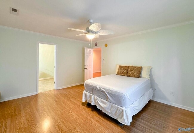 Photo - 1024 Clint Dr SE