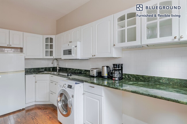 Photo - 232 Newbury St Unit FL3-ID1300