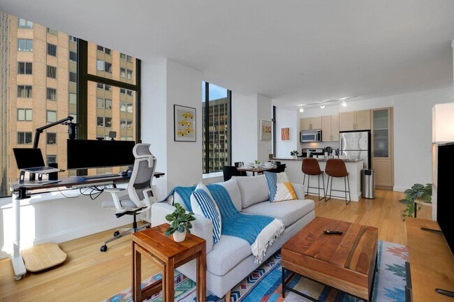 Building Photo - 10 Hanover Square Unit SI FL21-ID1076252P