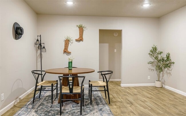 Photo - 3818 Blodgett St