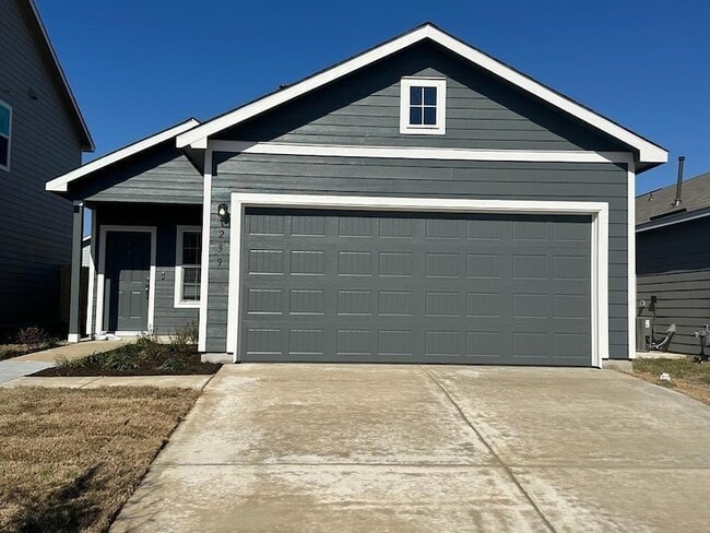 Building Photo - 239 Mica Trl