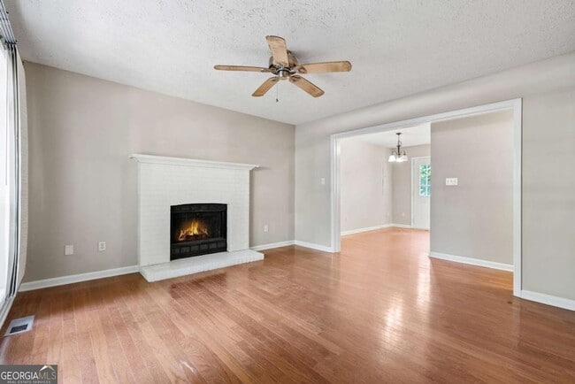 Photo - 1333 Laura Ln