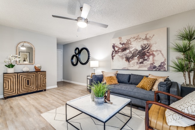 Photo - Raleigh At Towne Crossing