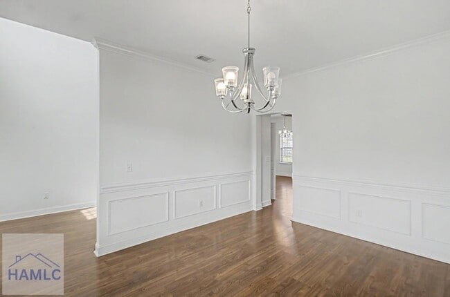 Photo - 390 Fairview Cir