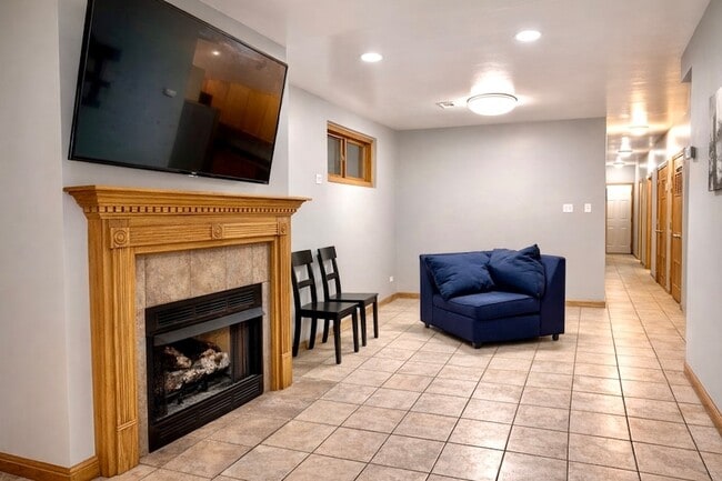 Photo - 5848 S Prairie Ave Unit G