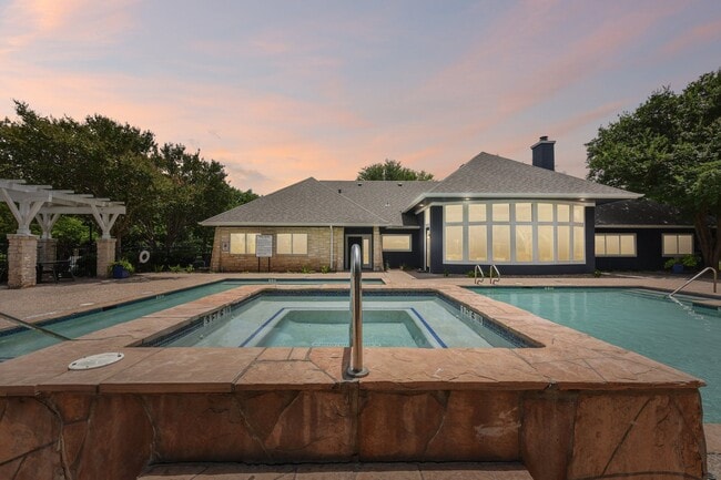 Photo - Madison Dell Ranch Apartments