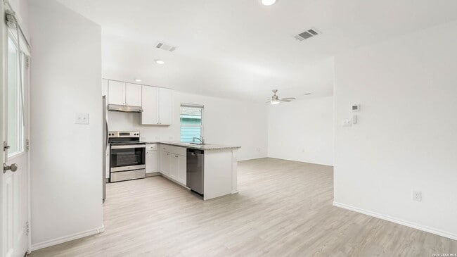 Photo - 3431 Manoway Bay