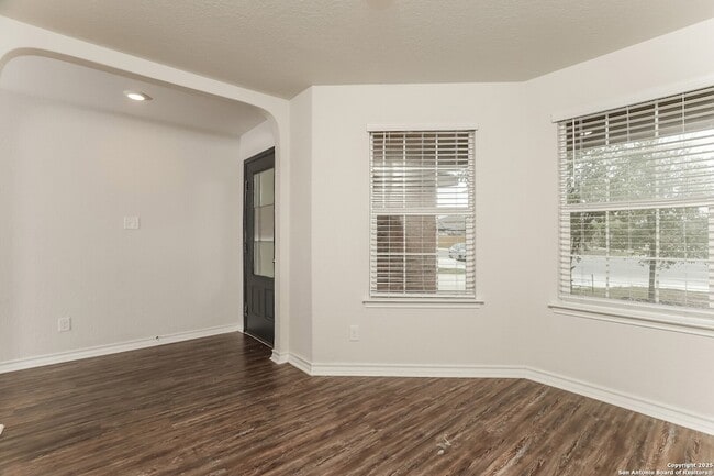 Photo - 6218 Northwest Loop 410