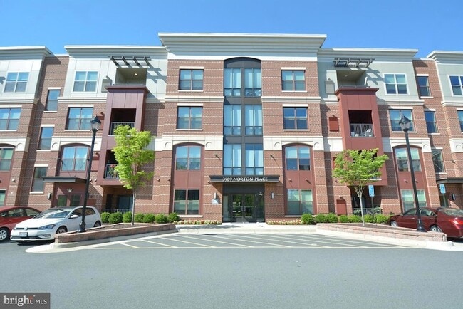 Building Photo - 3989 Norton Pl Unit 104
