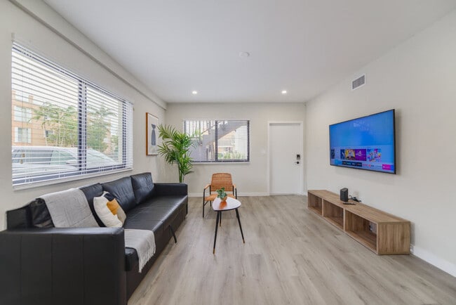 Building Photo - 700 SW 11th Ave Unit FL1-ID1022470P