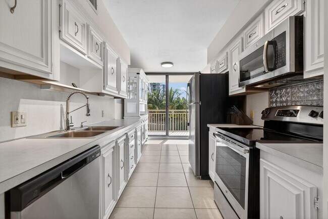 Photo - 3400 N Ocean Dr Unit 408