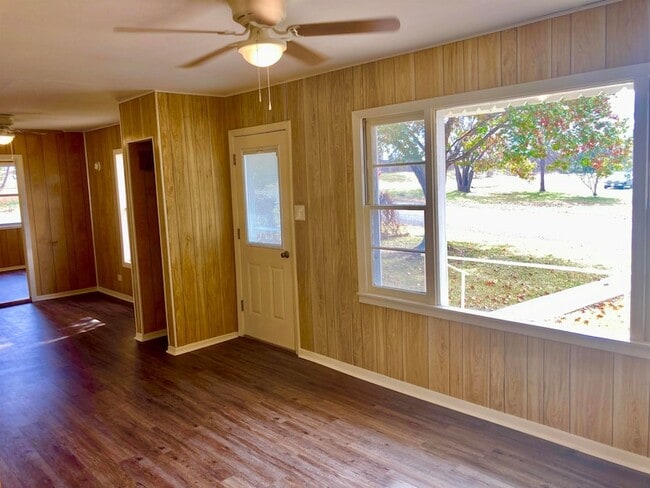 Photo - 703 W Ollie St