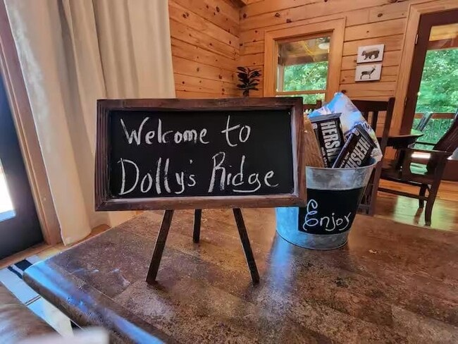 Photo - 966 Gibson Rd