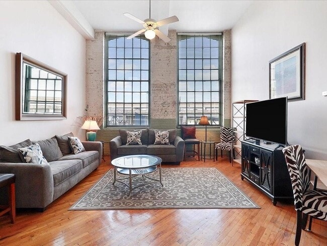 Photo - 920 Poeyfarre St Unit 375