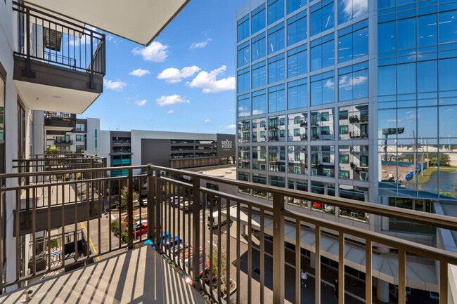 Building Photo - 207 N Himes Ave Unit SI ID1313891P