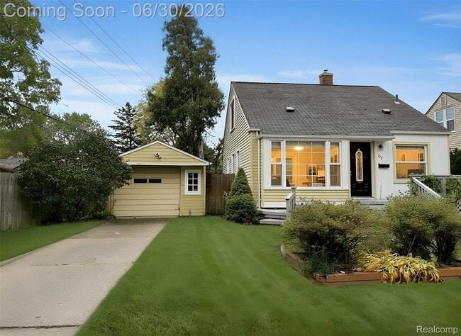 Building Photo - 318 Devillen Ave