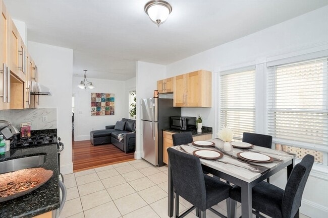 Photo - 122 Brook Rd