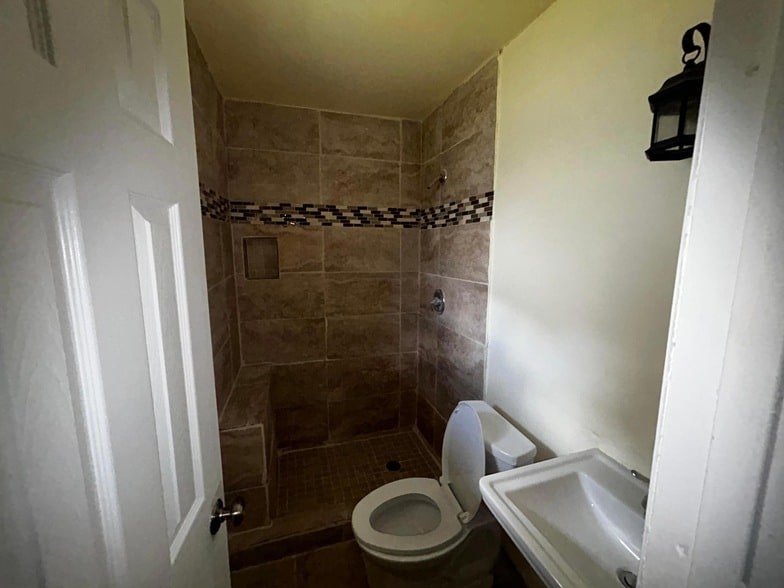 Photo - 2691 NW 8th St