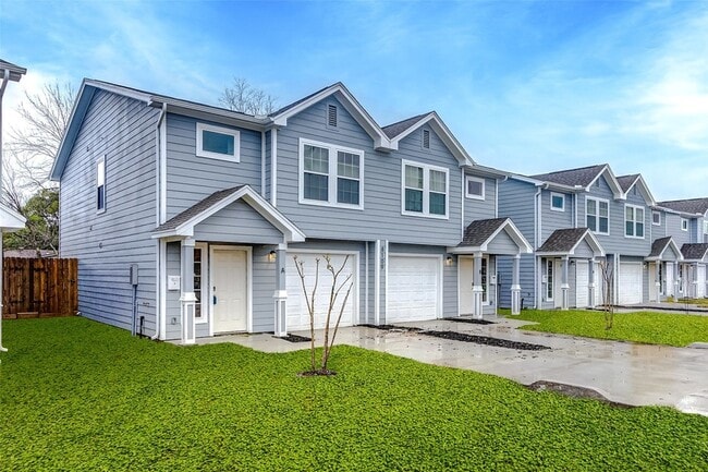 Building Photo - 8111 Corinth St Unit B