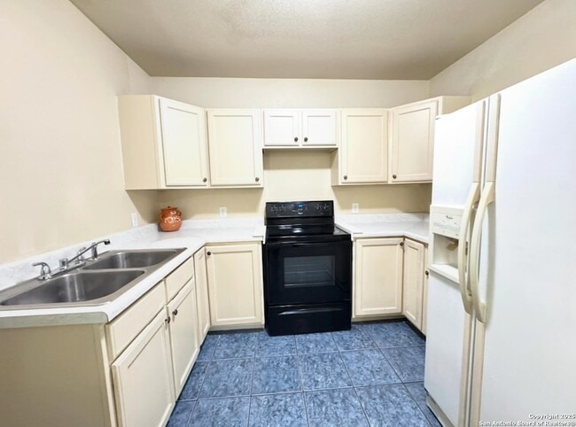 Photo - 14424 Higgins Rd