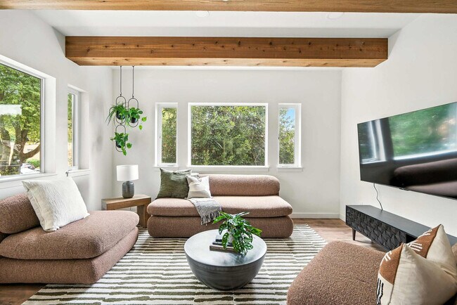 Photo - 925 NE 23rd Ave Unit ID1309878P