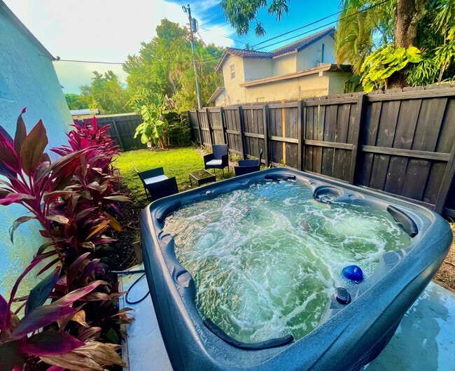 Photo - 834 NE 14th Ave Unit ID1369649P