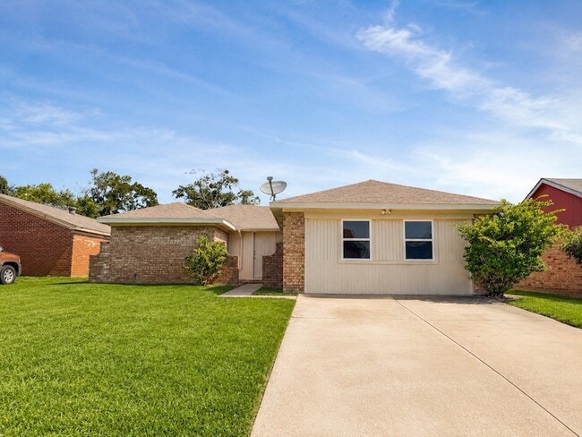 Building Photo - 12779 Enchanted Path Dr