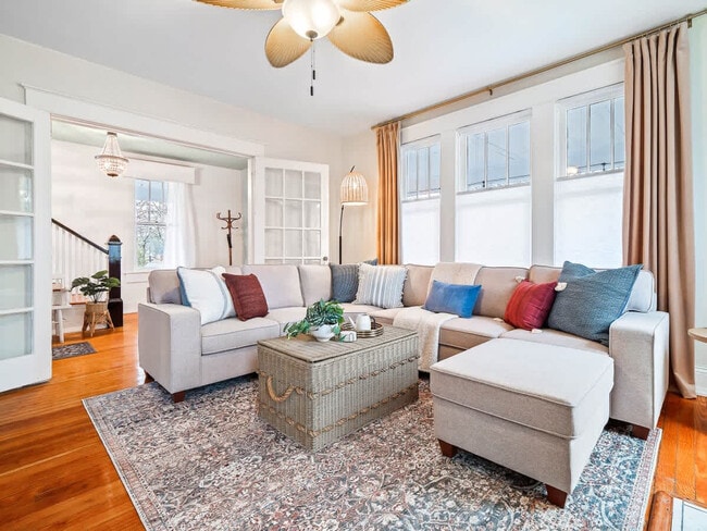 Photo - 2ND East Drive-SI ID1496103P Unit SI ID1496103P