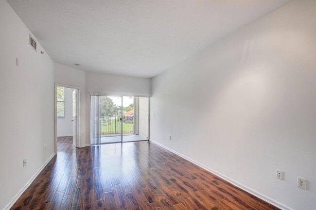 Photo - 2020 Greenview Shores Blvd Unit 108