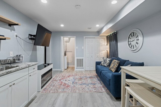 Building Photo - 229 S Peters Rd Unit ID1312615P