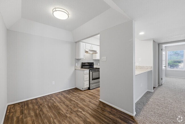 B2 2BR, 2BA - 906SF - Dining Room - Raintree - TX