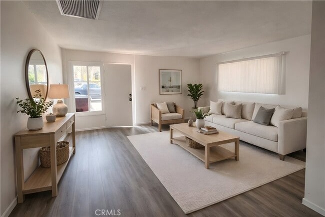 Building Photo - 51049 Eisenhower Dr Unit 9