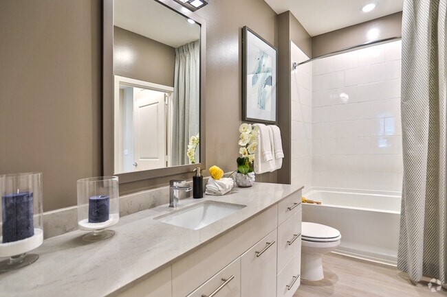 2BR, 2BA - Matthews Square