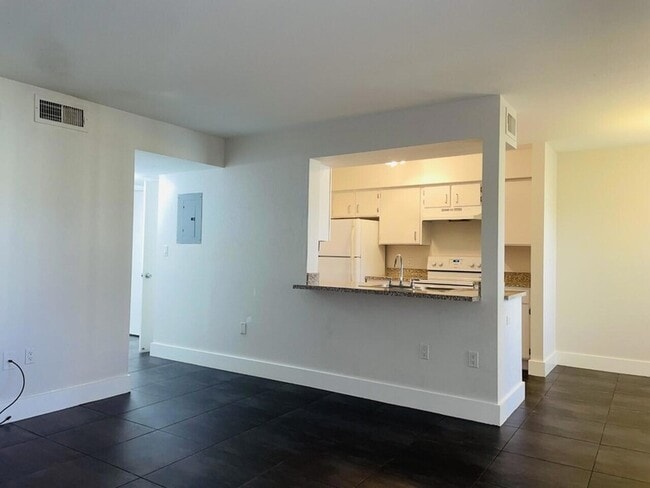 Photo - 2405 NW 33rd St Unit 1208