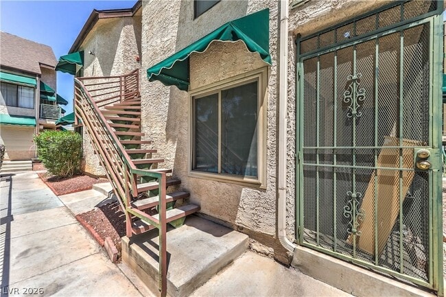 Photo - 460 Elm Dr Unit 204