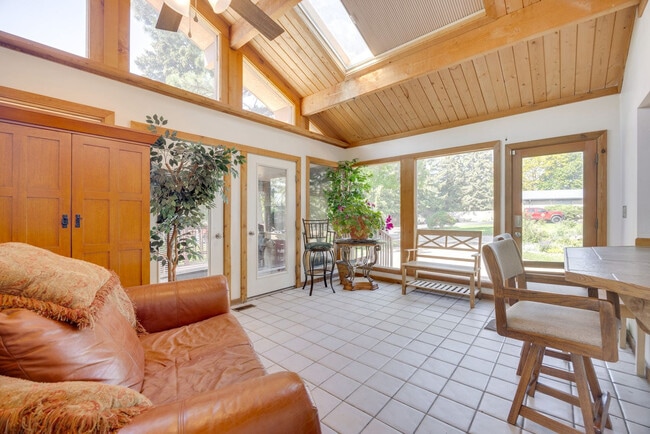 Building Photo - 19 Crescent Ln Unit SI ID1546447P