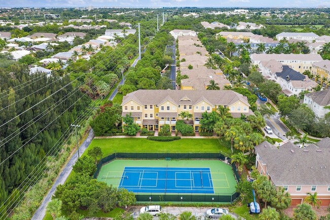 Photo - 356 W Thatch Palm Cir