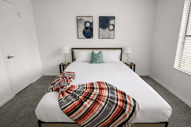 Photo - 1002 Clayton Ln Unit SI ID1507059P