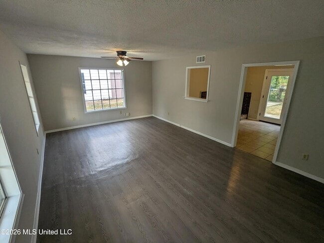 Photo - 6565 Hermitage Rd