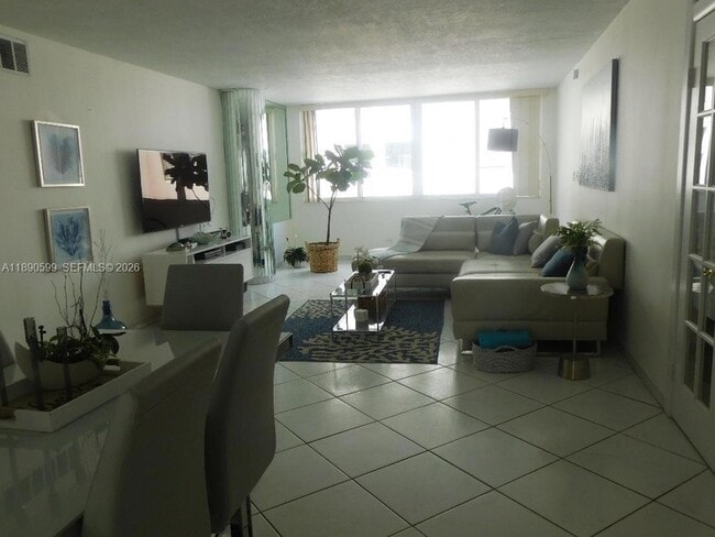 Photo - 5005 Collins Ave Unit 322