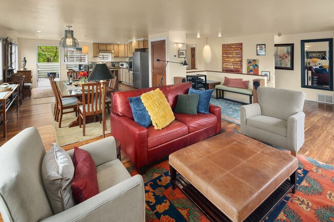 Photo - 401 W Galer St Unit ID1231003P