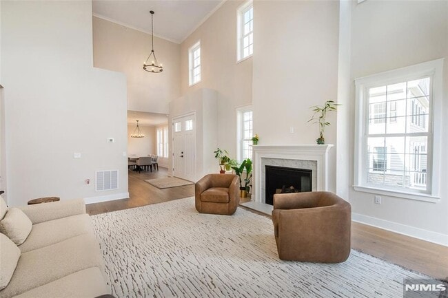 Building Photo - 37 Hillandale Dr Unit 18