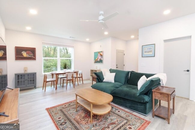 Photo - 240 Martha Dr